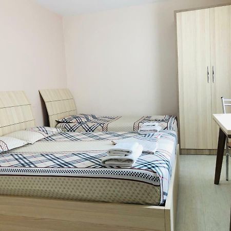 City Rooms And Studio Apartments Тирана Екстериор снимка